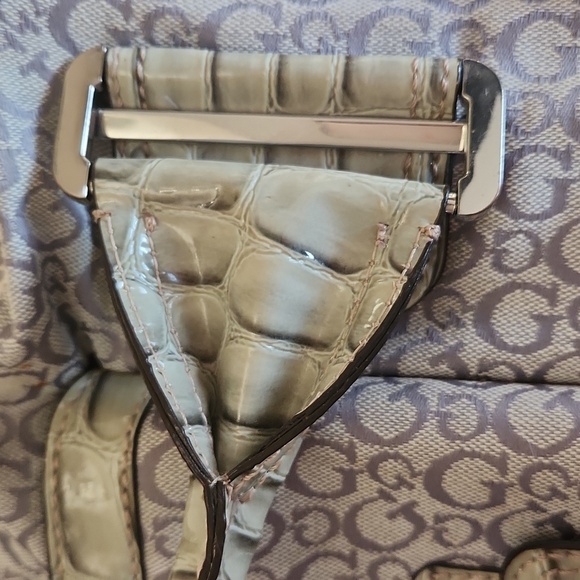 Guess Y2K green bag with bling "G" snap - Picture 14 of 16